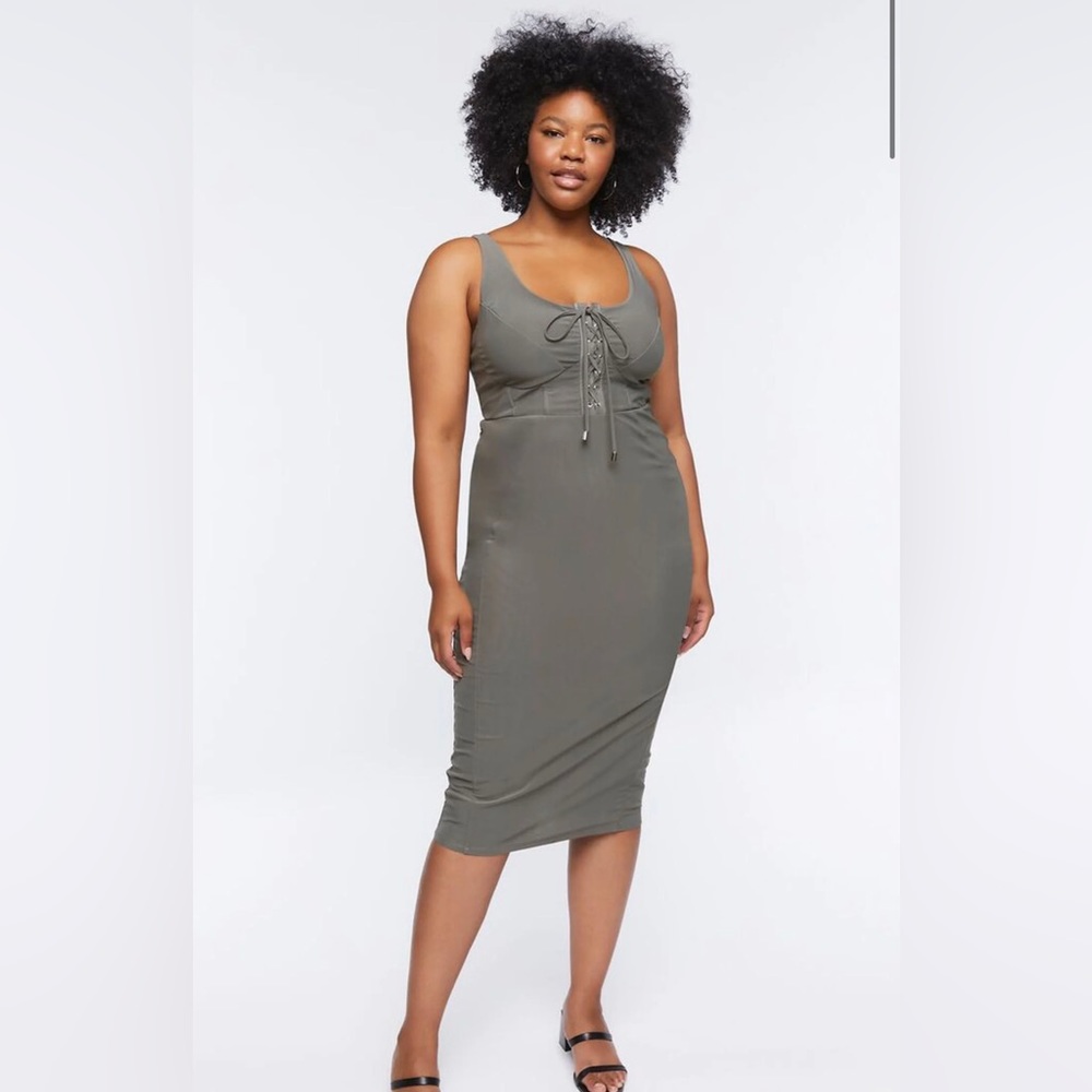 Plus Size Lace-Up Bodycon Midi Dress